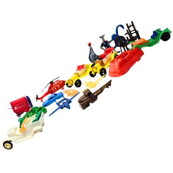 Vintage 1950s-1960s Plastic Toys And Game Pieces - Picture 1 of 3